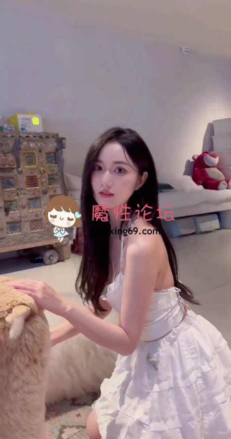 国产自拍[pikpak]汉服模特反差婊焕儿百万粉丝女网红 遭金主爆操内射