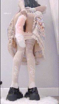 剧情lo娘服 小白袜 你心动吗 看看二次元洛丽塔少女的汉服诱惑 双视角看看〖小鹿〗怎么把自己的小骚穴给干喷的[2V 1214 MB] [BT]