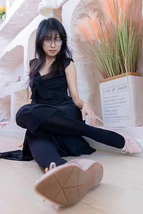 袜啵啵-奶油-平底鞋厚黑丝美腿[140P-1V-1.3G百度网盘] [140p1v-1.3GB]