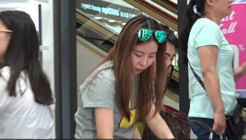 街拍玉足第7部  商场极品靓妹换鞋 [1V-1.19GB]