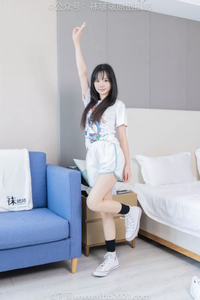 袜啵啵积分限定作品046期：甜甜圈-高帮和低帮匡威帆布鞋、板鞋、白棉袜、黑棉袜 [165p+1v-7.8g]