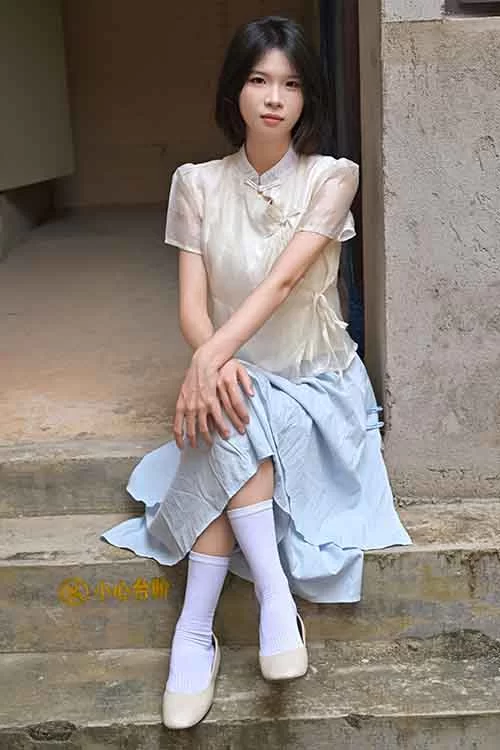 凝思摄影-小睿-长裙平底鞋短白袜裸足[130P1V-1.7G百度网盘] [130p1v-1.7GB]