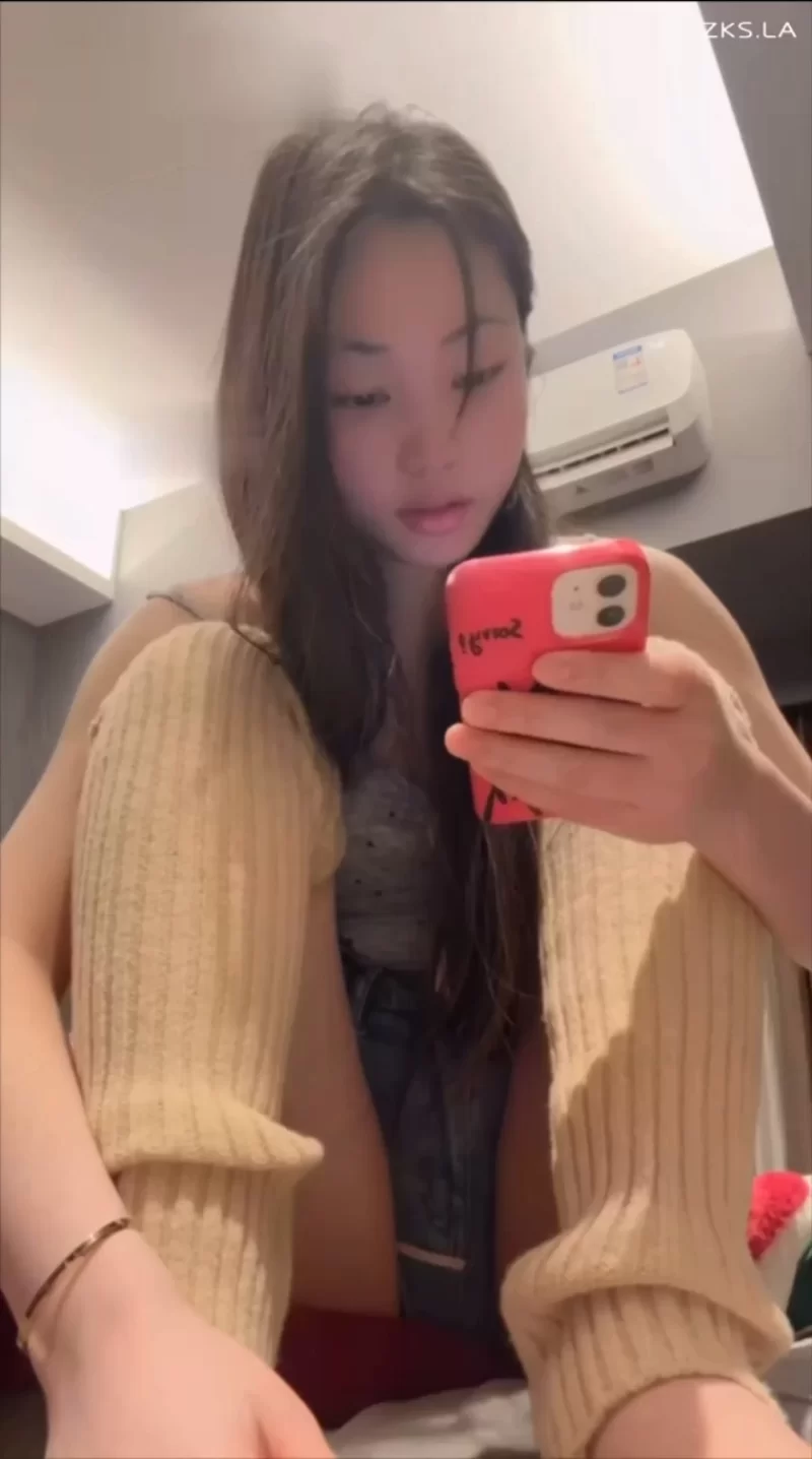 凹凸曼 红绿灯 地狱裸足拍手控制撸 每寸止10分钟射一次 [1V-377MB]