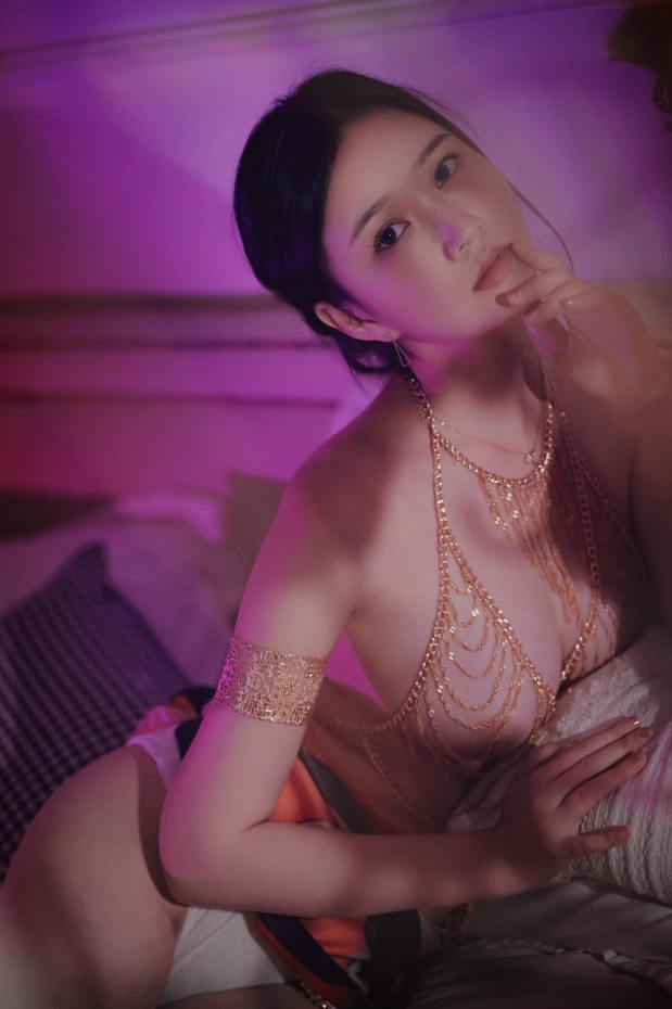 年年_金色 妖姬 [43P] [43P-900m]