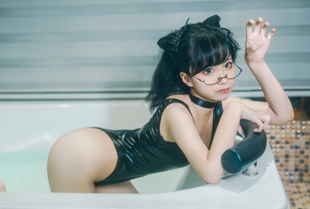蠢沫沫_猫耳泳衣 [40P] [40P-800m]