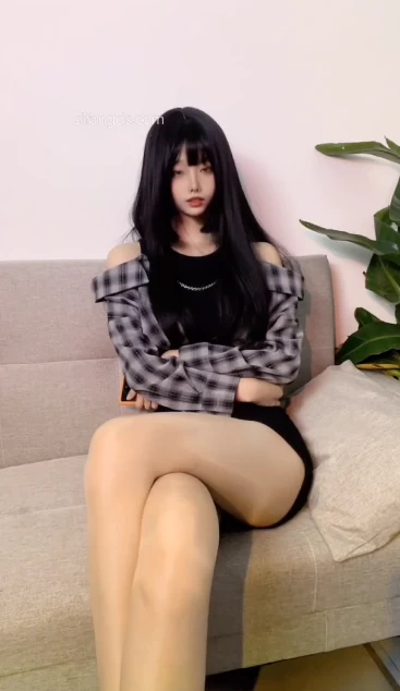抖音反差丝足少御《大龙卷师》丝袜足控长美腿诱惑大合集 [60V-696 MB]