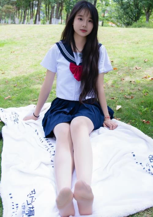 甜予摄影-小橙子-户外JK超短裙白棉袜 [133P1V-1.8G百度网盘] [133p1v-1.8g]