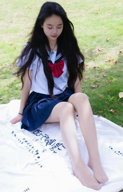 甜予摄影-小橙子-户外JK超短裙白棉袜 [133P1V-1.8G百度网盘] [133p1v-1.8g]