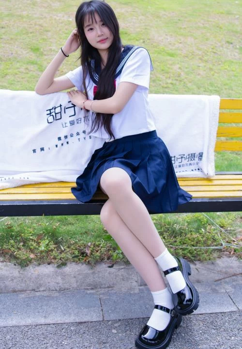 甜予摄影-小橙子-户外JK超短裙白棉袜 [133P1V-1.8G百度网盘] [133p1v-1.8g]