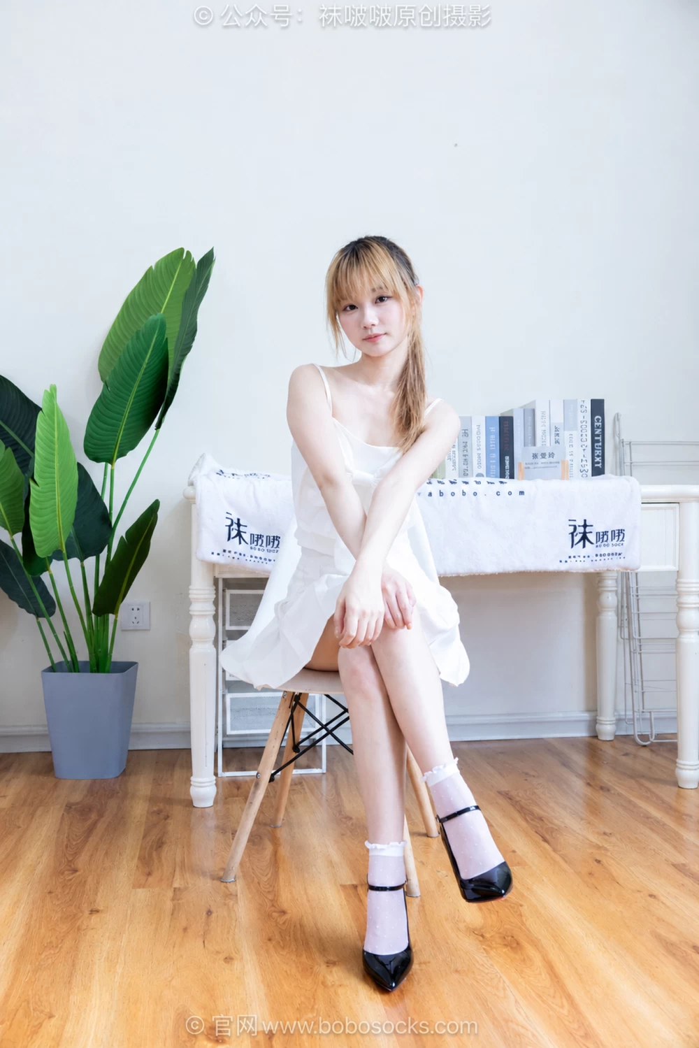 BoBoSocks袜啵啵 NO.785 甜甜圈-高跟凉鞋、薄肉丝、波点短白丝 [288P，1V-12GB]